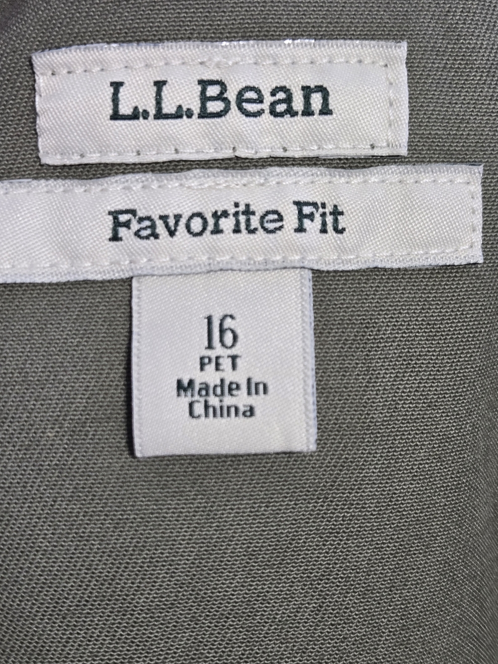 L.L.Bean Favorite Fit Olive Green Cargo Pants Women’s 16 Petite - Picture 3 of 7
